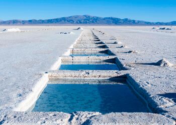 In der Salzwüste Salinas Grandes in Argentinien und vielen weiteren Orten führt Lithiumgewinnung zu Menschenrechtsverletzungen