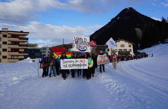 Demozug nach Davos gegen das Weltwirtschfaftsforum 2025